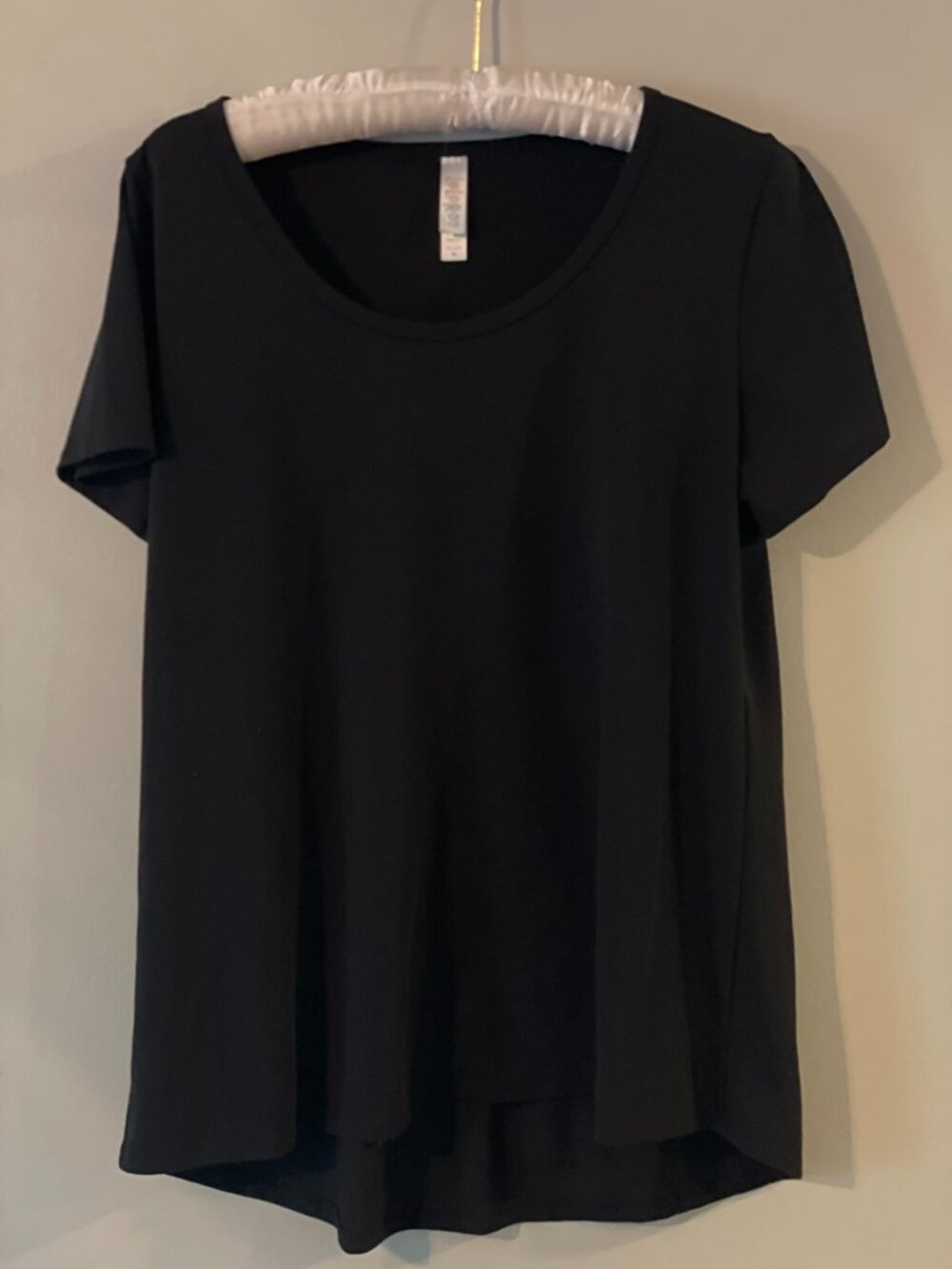 LuLaRoe Black Short Sleeved Shirt Size Medium Soft and Longer in Back